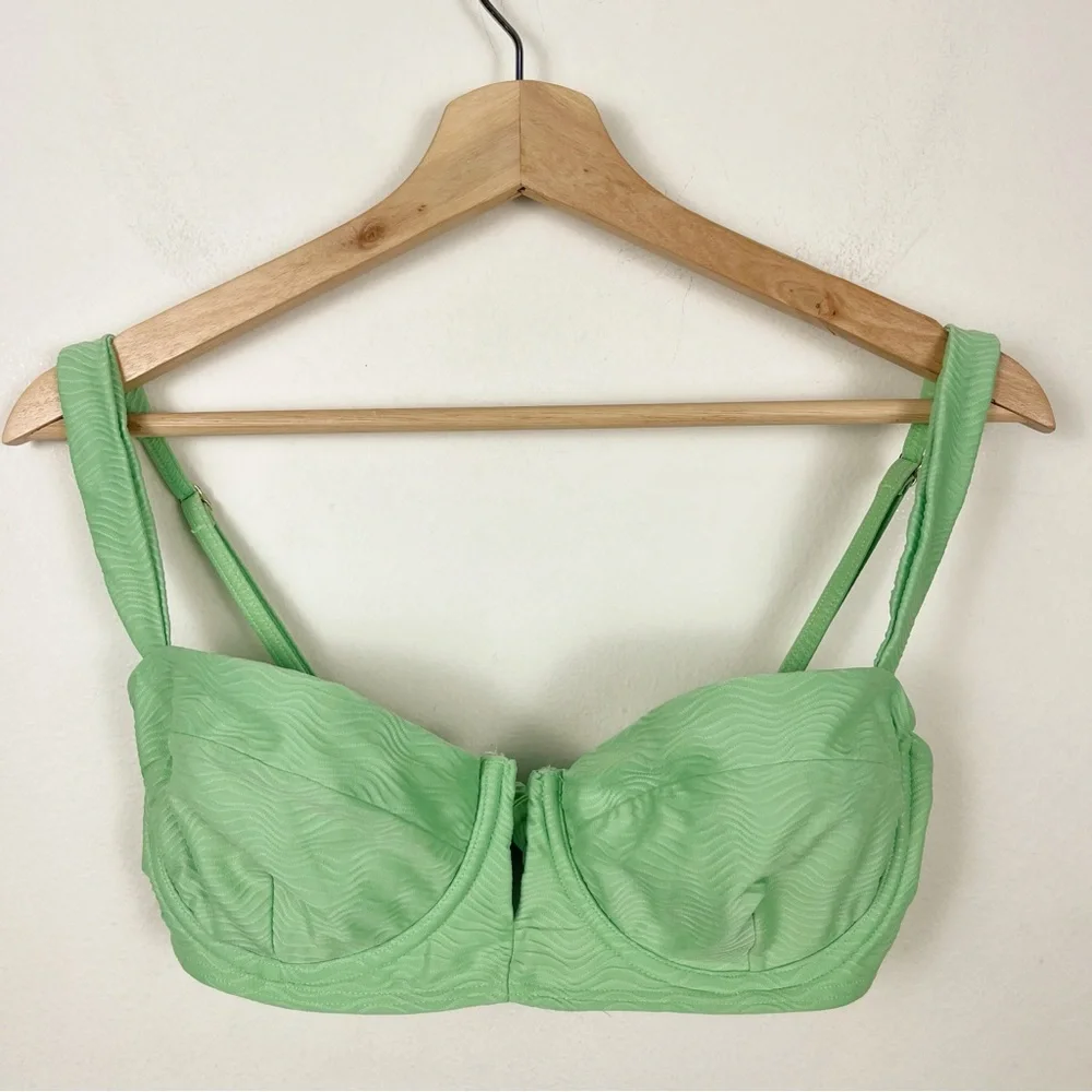 MONDAY SWIMWEAR Clovelly Bikini Top‎ Green Size Large